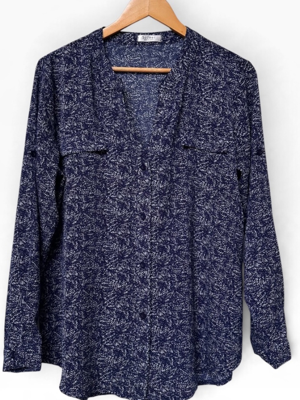 SoTeer Navy Blue White Leaf Print V-Neck Roll-Tab Sleeve Blouse Size L